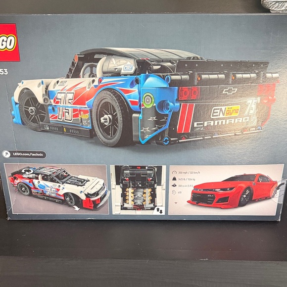 LEGO Technic NASCAR Chevrolet Camaro - Blue, White, Black - Picture 3 of 5